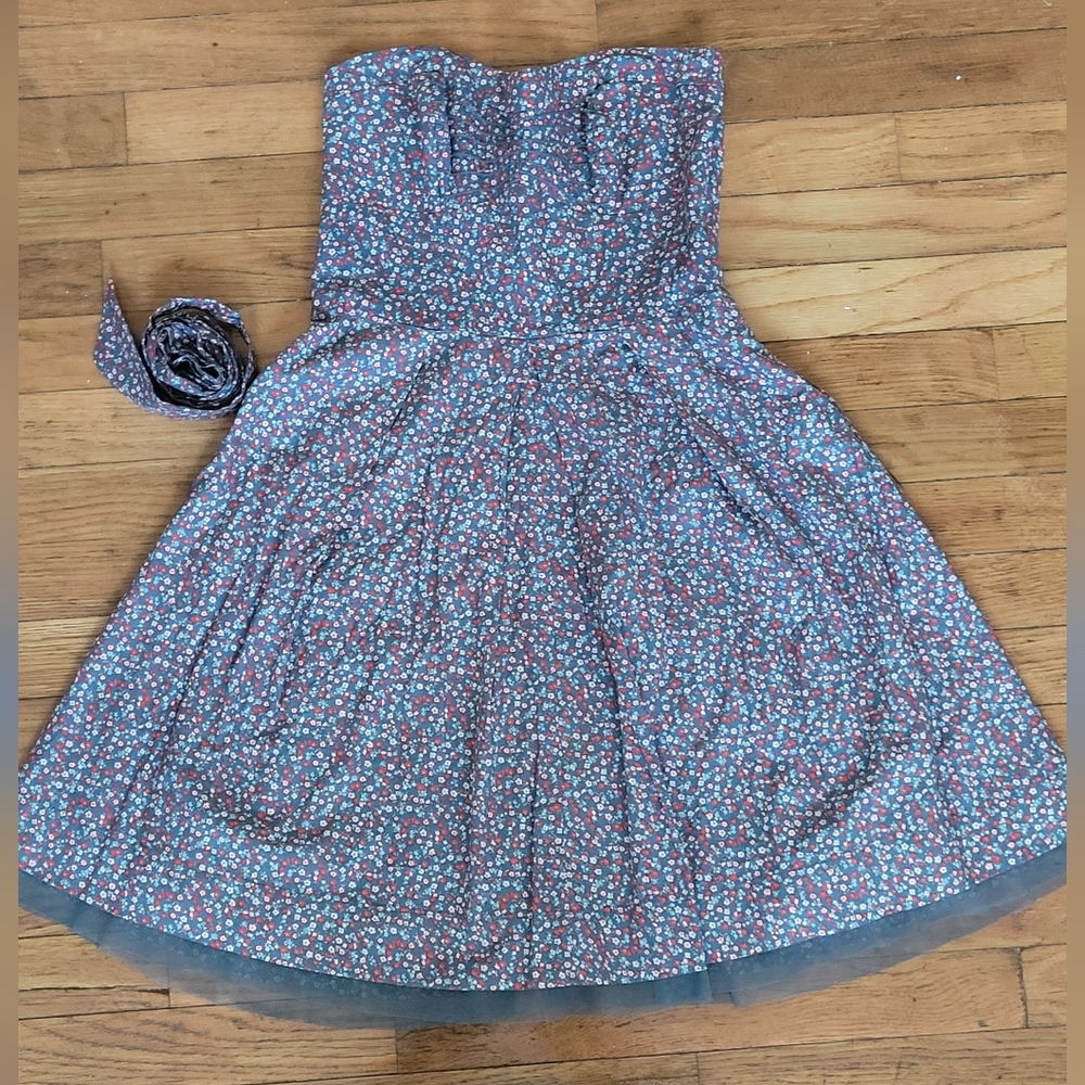 American Eagle Outfitters ditsy floral strapless sundress Size 6